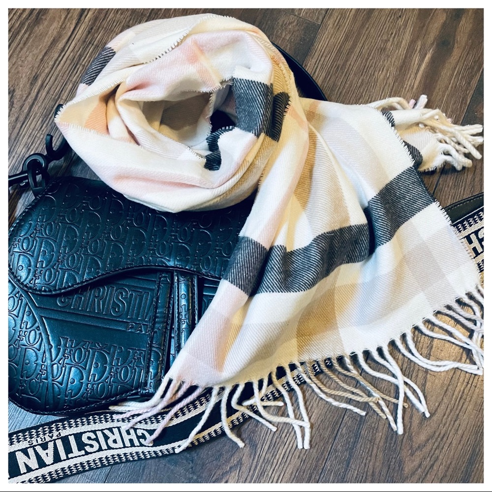 Elegant chic Tartan Plaid cashmere fringe scarf - Picture 4 of 5